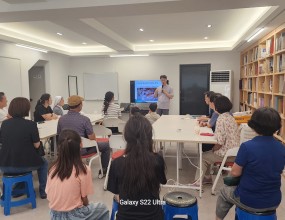 ﻿지난 9월 6일 토요일공주 야행이 진행되었던 날에공주교회사연구회 주최 공주중동성당 야행 프로그램의 일환으로소장 신부님(김성태 요셉 신부)의 집전으로향옥터 특강 및 미사가 15시 10분부터 16시까지 연구소에서 거행하였습니다.지역의 많은 신자분들이 행사 및 미사에 참여하여공주 지역의 천주교 역사와 향옥 터의 가치, 의의를 알 수 있는 계기가 되었습니다.